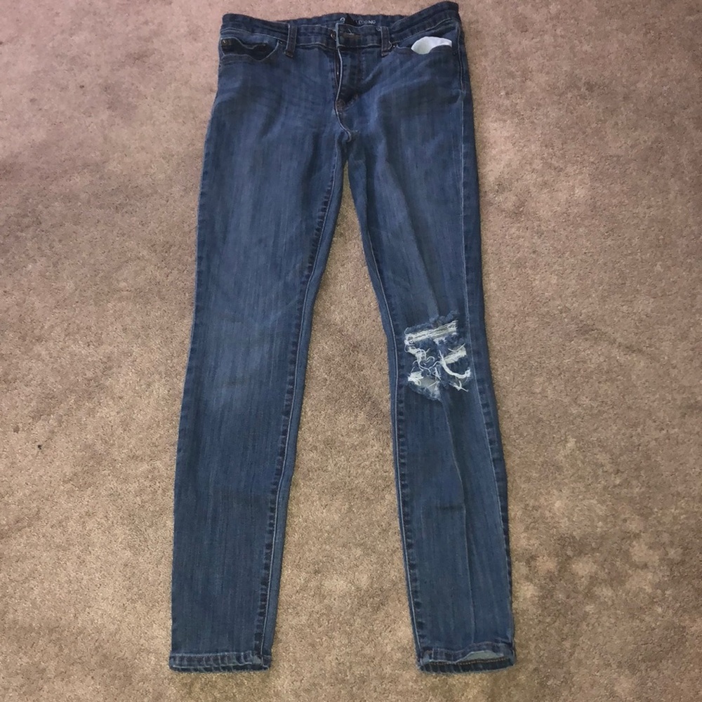 5/20 distressed gap jeggings